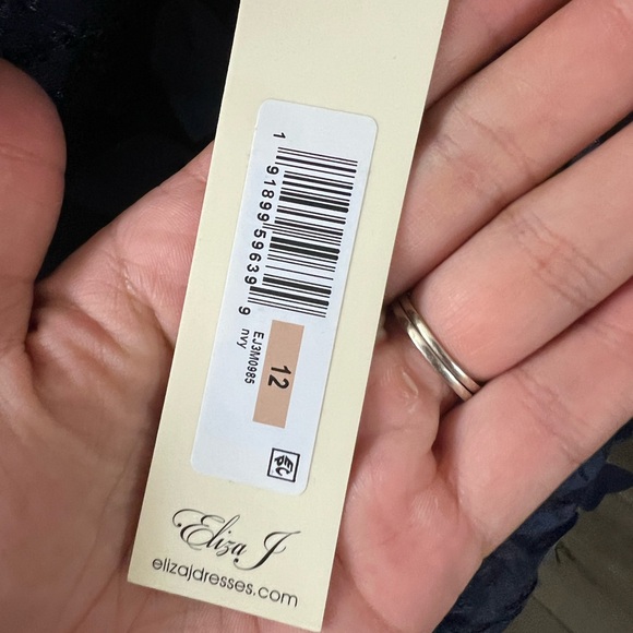 Eliza J  Floating Petals Long Sleeve Off The Shoulder Gown size 12/14 - Picture 4 of 9